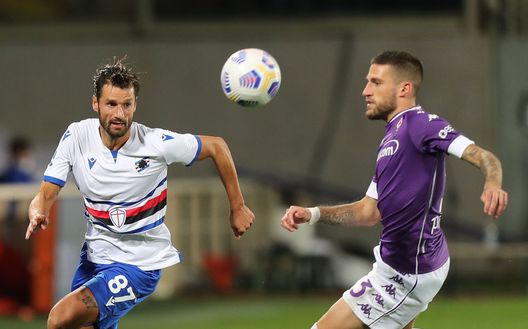FLORENCE, ITALY - OCTOBER 02: Antonio Candreva of US Sampdoria in action against Cristiano Biraghi of ACF Fiorentina during the Serie A match between ACF Fiorentina and UC Sampdoria at Stadio Artemio Franchi on October 2, 2020 in Florence, Italy. (Photo by Gabriele Maltinti/Getty Images) FLORENCE, ITALY - OCTOBER 02: Antonio Candreva of US Sampdoria in action against Cristiano Biraghi of ACF Fiorentina during the Serie A match between ACF Fiorentina and UC Sampdoria at Stadio Artemio Franchi on October 2, 2020 in Florence, Italy. (Photo by Gabriele Maltinti/Getty Images)