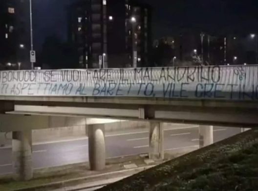 Striscione Bonucci I tifosi dell’Inter sfidano Bonucci: “Ti aspettiamo al baretto” - immagine 1