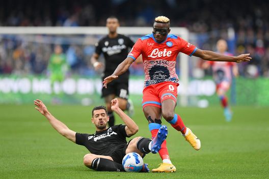 Victor Osimhen e Pablo Mari (Getty Images) Serafini: “Gattuso è orgoglioso di Osimhen, ma ha un rimpianto di Napoli”- immagine 2