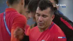 FOTO – Il Cile perde in finale, Medel in lacrime al termine della partita
