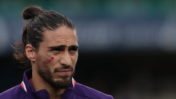 VERONA, ITALY - NOVEMBER 24:  Martin Caceres of ACF Fiorentina looks on during the Serie A match between Hellas Verona and ACF Fiorentina at Stadio Marcantonio Bentegodi on November 24, 2019 in Verona, Italy.  (Photo by Emilio Andreoli/Getty Images) 