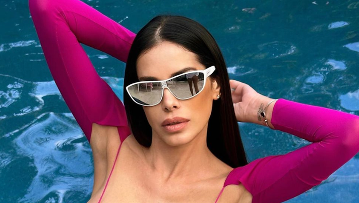 Aida, spettacolo a Miami. La Yespica lascia senza parole col suo décolleté - immagine 1