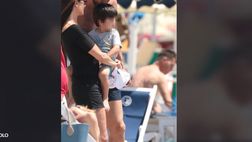 Buffon e la D’Amico si godono il sole e il mare della Versilia con i loro figli
