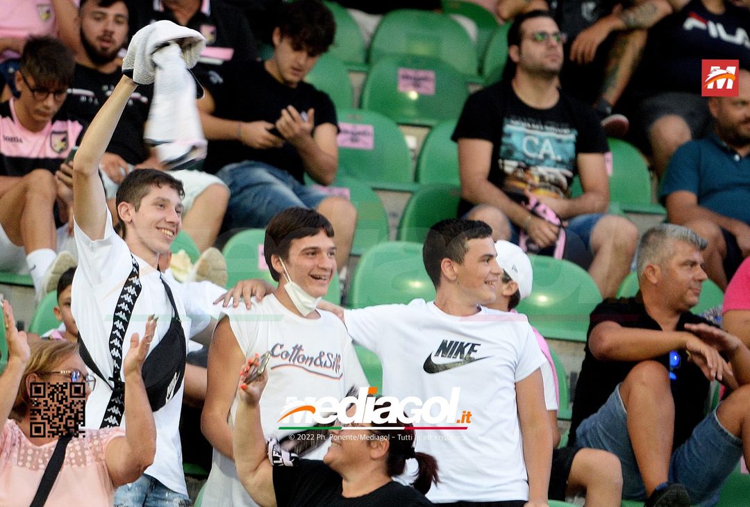 FOTOTIFO, Palermo-Perugia 2-0: i tifosi allo stadio Renzo Barbera (Gallery) - immagine 33
