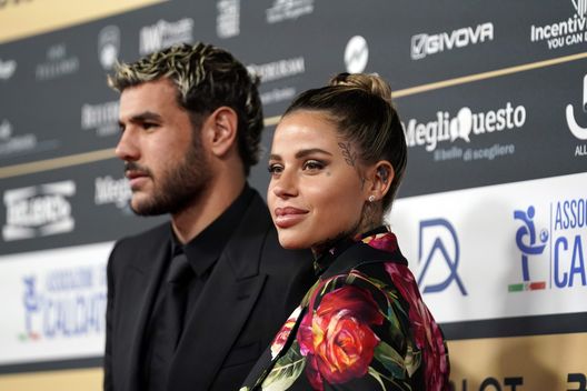 Getty Images Zoe Cristofoli incanta: il vestito risalta le forme da urlo di lady Theo Hernandez- immagine 2