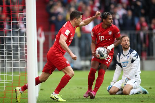 Pres. Bayern: “Gnabry? Niente accordo. Lewandowski giocherà qui la prossima stagione”- immagine 2