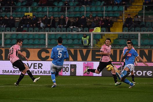  Franco Vazquez in gol durante Palermo-Napoli 3-1 