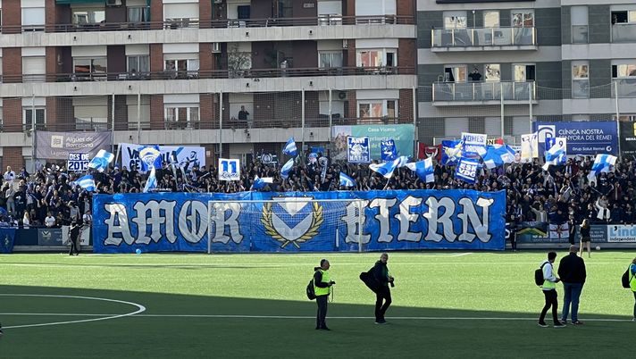L’altro derby di Barcellona: sold out per 3500 tifosi e sui balconi dei grattacieli vicini… - immagine 1