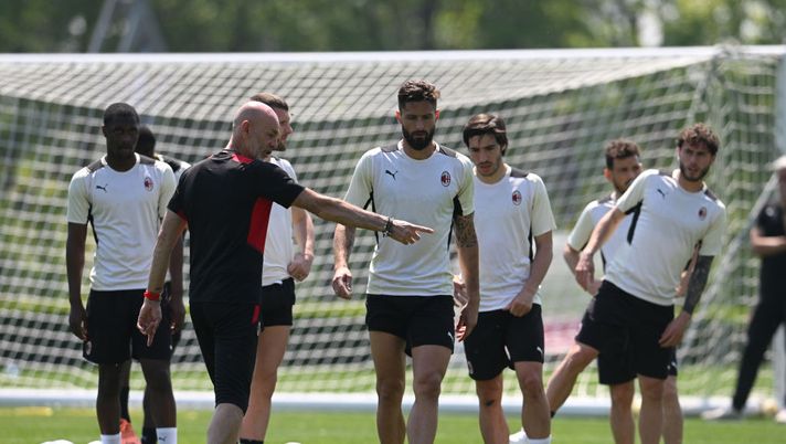 CAIRATE, ITALY - MAY 12: Head coach AC Milan Stefano Pioli attends during a AC Milan training session at Milanello on May 12, 2022 in Cairate, Italy. (Photo by Claudio Villa/AC Milan via Getty Images) Il sogno rossonero dietro ogni sussurro… - immagine 1