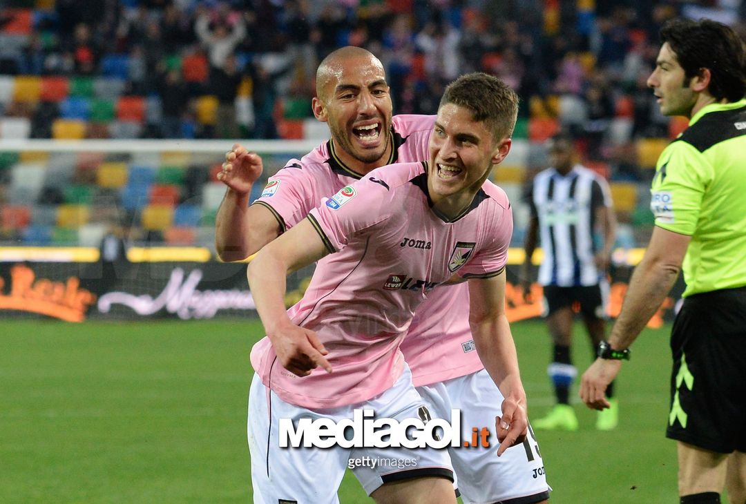  UDINE, ITALY - MARCH 19:  Roland Sallai (R) of  US Citta di Palermo celebrates after scoring  his opening goal during the Serie A match between Udinese Calcio and US Citta di Palermo at Stadio Friuli on March 19, 2017 in Udine, Italy.  (Photo by Dino Panato/Getty Images)  