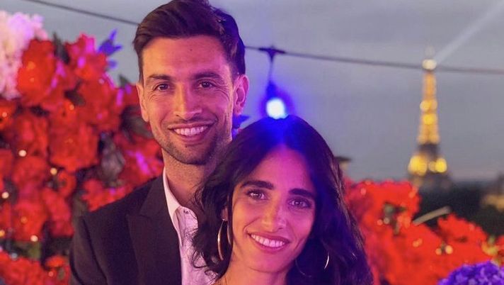 Pastore, la moglie saluta: “Oltre il giocatore c’erano un uomo e dei sentimenti” 