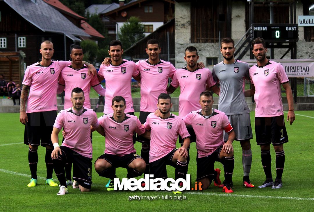  BAD KLEINKIRCHHEIM, AUSTRIA - JULY 16:  Players of Palermo pose for a team photo during a test match between US Citta' di Palermo and Asko-Mittlern at Sportarena on July 16, 2016 in Bad Kleinkirchheim, Austria.  (Photo by Tullio M. Puglia/Getty Images)  