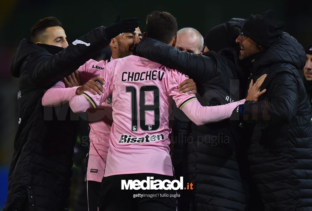  PALERMO, ITALY - DECEMBER 28:  Ivaylo Chochev of Palermo celebrates after scoring the opening goal during the Serie B match between US Citta di Palermo and US Salernitana on December 28, 2017 in Palermo, Italy.  (Photo by Tullio M. Puglia/Getty Images)  