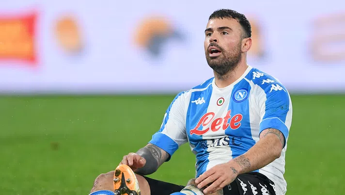 NAPLES, ITALY - JANUARY 06: Andrea Petagna of S.S.C. Napoli reacts during the Serie A match between SSC Napoli and Spezia Calcio at Stadio Diego Armando Maradona on January 06, 2021 in Naples, Italy. Sporting stadiums around Italy remain under strict restrictions due to the Coronavirus Pandemic as Government social distancing laws prohibit fans inside venues resulting in games being played behind closed doors. (Photo by Francesco Pecoraro/Getty Images )