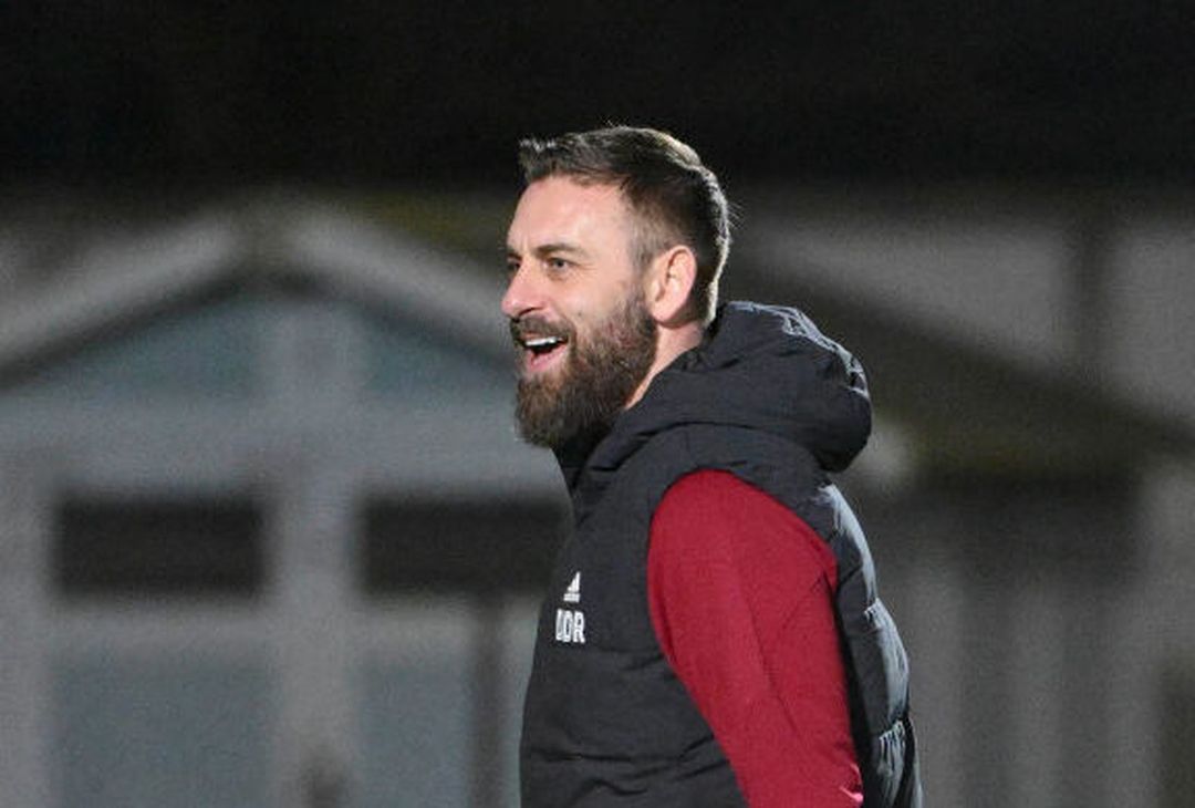 Roma, il primo allenamento in giallorosso di Daniele De Rossi – FOTO GALLERY - immagine 8