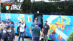 VIDEO Italia, gli azzurri partono per la rifinitura: entusiasmo e selfie con i tifosi