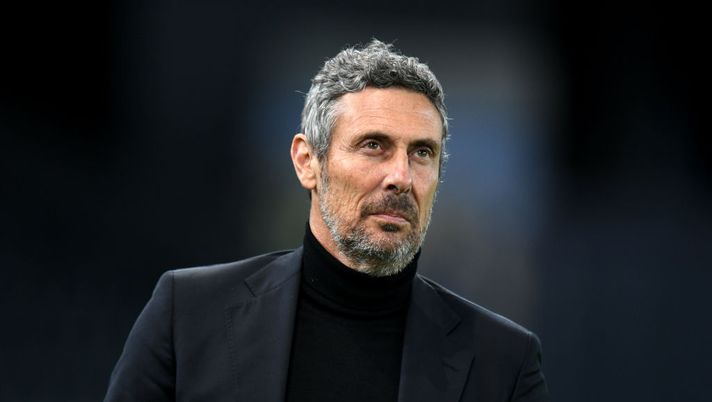 UDINE, ITALY - APRIL 21: Luca Gotti, Head Coach of Udinese Calcio looks on during the Serie A match between Udinese Calcio and Cagliari Calcio at Dacia Arena on April 21, 2021 in Udine, Italy. Sporting stadiums around Italy remain under strict restrictions due to the Coronavirus Pandemic as Government social distancing laws prohibit fans inside venues resulting in games being played behind closed doors. (Photo by Alessandro Sabattini/Getty Images) Gazzetta: “Beto può giocare titolare e Pereyra non ingrana: così le ultime sull’Udinese” - immagine 1