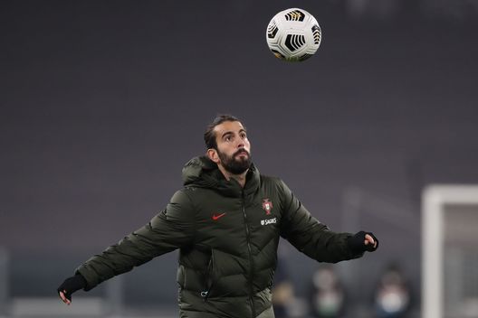 TURIN, ITALY - MARCH 24: Sergio Oliveira of Portugal warms up during the half time interval of the FIFA World Cup 2022 Qatar qualifying match between Portugal and Azerbaijan at Allianz Stadium on March 24, 2021 in Turin, Italy. (Photo by Jonathan Moscrop/Getty Images) TURIN, ITALY - MARCH 24: Sergio Oliveira of Portugal warms up during the half time interval of the FIFA World Cup 2022 Qatar qualifying match between Portugal and Azerbaijan at Allianz Stadium on March 24, 2021 in Turin, Italy. (Photo by Jonathan Moscrop/Getty Images)