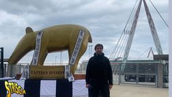 Superlega, tapiro d’oro gigantesco consegnato alla Juve di Agnelli