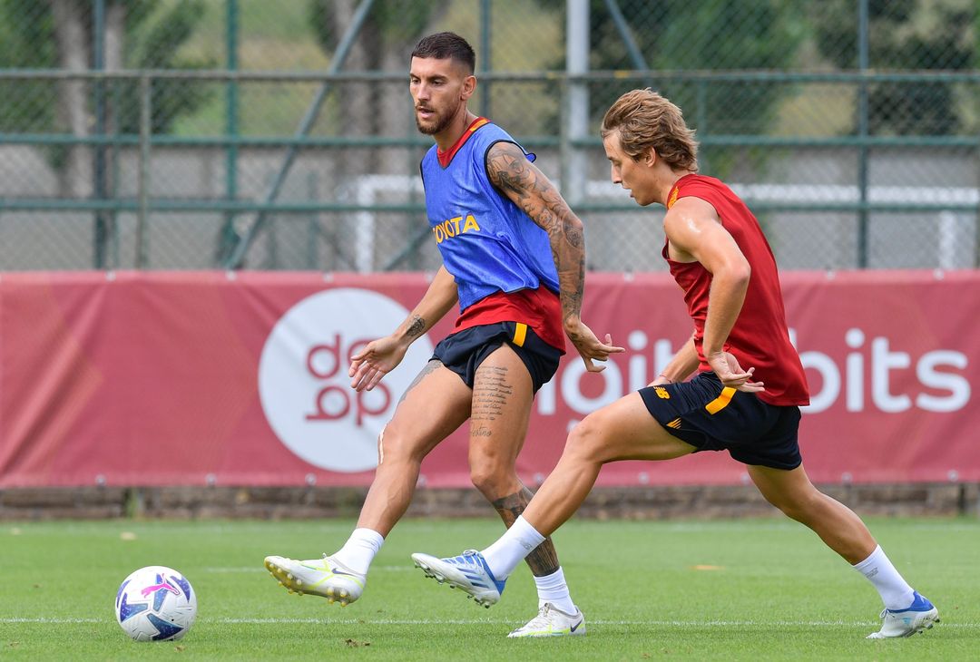 La Roma lavora sotto il sole di Trigoria – FOTO GALLERY - immagine 15