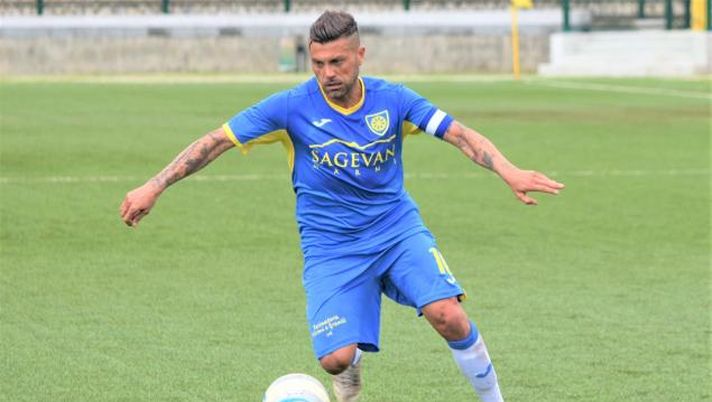 Tra i professionisti Tavano ha segnato 250 gol. Tra i professionisti Tavano ha segnato 250 gol.