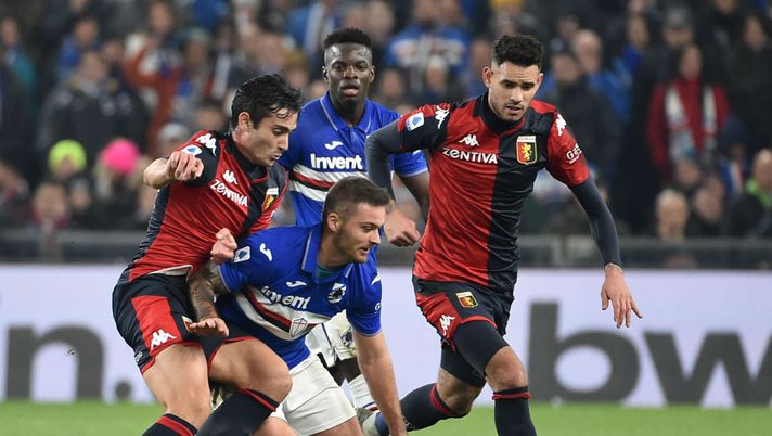 GENOA, ITALY - DECEMBER 14: Karol Linetty of UC Sampdoria fights for the ball with Francesco Cassata and Antonio Sanabria of Genoa CFC during the Serie A match between Genoa CFC and UC Sampdoria at Stadio Luigi Ferraris on December 15, 2019 in Genoa, Italy. (Photo by Paolo Rattini/Getty Images) 