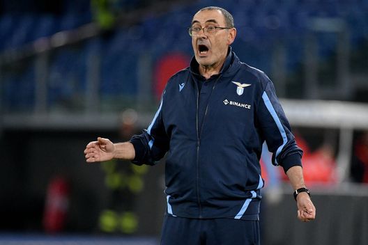 ROME, ITALY - APRIL 16: SS Lazio head coach Maurizio Sarri during the Serie A match between SS Lazio and Torino FC at Stadio Olimpico on April 16, 2022 in Rome, Italy. (Photo by Marco Rosi - SS Lazio/Getty Images) Juric batte Sarri sul piano del gioco: Lazio anestetizzata anche col palleggio- immagine 2