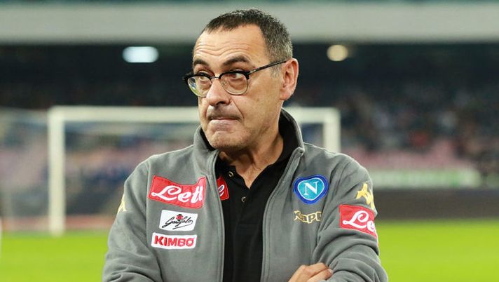 Napoli's Italian coach Maurizo Sarri attends the Italian Serie A football match between Napoli and Sassuolo Calcio at the San Paolo Stadium on November 28, 2016. / AFP / CARLO HERMANN (Photo credit should read CARLO HERMANN/AFP/Getty Images) Napoli, Sarri: “Higuain mi manca, ma nel calcio se ti piangi addosso sei morto” - immagine 1
