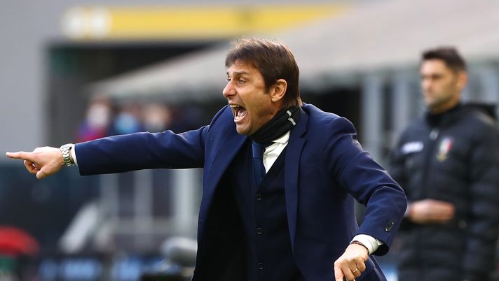 MILAN, ITALY - FEBRUARY 28: Antonio Conte of FC Internazionale reacts during the Serie A match between FC Internazionale and Genoa CFC at Stadio Giuseppe Meazza on February 28, 2021 in Milan, Italy. Sporting stadiums around Italy remain under strict restrictions due to the Coronavirus Pandemic as Government social distancing laws prohibit fans inside venues resulting in games being played behind closed doors. (Photo by Marco Luzzani/Getty Images) MILAN, ITALY - FEBRUARY 28: Antonio Conte of FC Internazionale reacts during the Serie A match between FC Internazionale and Genoa CFC at Stadio Giuseppe Meazza on February 28, 2021 in Milan, Italy. Sporting stadiums around Italy remain under strict restrictions due to the Coronavirus Pandemic as Government social distancing laws prohibit fans inside venues resulting in games being played behind closed doors. (Photo by Marco Luzzani/Getty Images)