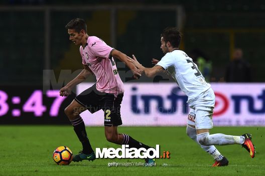 PALERMO, ITALY - NOVEMBER 30: Norman Balogh (L) of Palermo is challenged by Iacopo Galli of Spezia during the TIM Cup match between US Citta di Palermo and AC Spezia at Stadio Renzo Barbera on November 30, 2016 in Palermo, Italy. (Photo by Tullio M. Puglia/Getty Images) PALERMO, ITALY - NOVEMBER 30: Norman Balogh (L) of Palermo is challenged by Iacopo Galli of Spezia during the TIM Cup match between US Citta di Palermo and AC Spezia at Stadio Renzo Barbera on November 30, 2016 in Palermo, Italy. (Photo by Tullio M. Puglia/Getty Images)