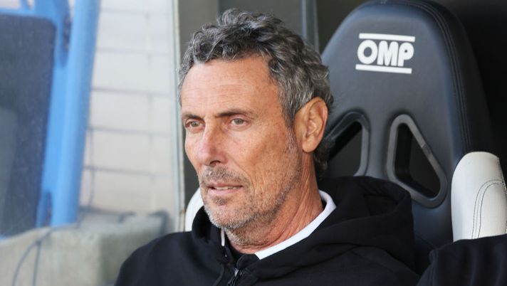 LA SPEZIA, ITALY - JANUARY 04: Head coach of Spezia Calcio Luca Gotti looks on during the Serie A match between Spezia Calcio and Atalanta BC at Stadio Alberto Picco on January 04, 2023 in La Spezia, Italy. (Photo by Claudia Greco/Getty Images) Gotti: “Quando torna Zurkowski, out altri tre giocatori. Oggi valuteremo Holm” - immagine 1