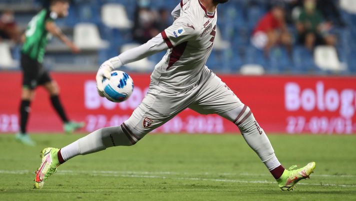 REGGIO NELL'EMILIA, ITALY - SEPTEMBER 17: Vanja Milinkovic-Savic of Torino FC in action during the Serie A match between US Sassuolo and Torino FC at Mapei Stadium - Citta' del Tricolore on September 17, 2021 in Reggio nell'Emilia, Italy. (Photo by Marco Luzzani/Getty Images) Milinkovic-Savic: il Torino non ci crede più. E spunta un ex viola - immagine 1