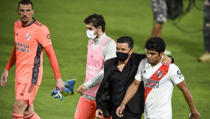 BUENOS AIRES, ARGENTINA - JANUARY 02: Marcelo Gallardo head coach and Robert Rojas of River Plate leave the field after a match between Boca Juniors and River Plate as part of Zona Campeonato of Copa Diego Maradona 2020 at Estadio Alberto J. Armando on January 02, 2021 in Buenos Aires, Argentina. (Photo by Marcelo Endelli/Getty Images) BUENOS AIRES, ARGENTINA - JANUARY 02: Marcelo Gallardo head coach and Robert Rojas of River Plate leave the field after a match between Boca Juniors and River Plate as part of Zona Campeonato of Copa Diego Maradona 2020 at Estadio Alberto J. Armando on January 02, 2021 in Buenos Aires, Argentina. (Photo by Marcelo Endelli/Getty Images)