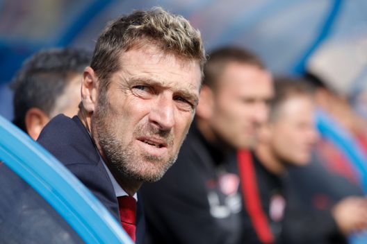 SAINT PETERSBURG, RUSSIA - SEPTEMBER 17: FC Spartak Moscow head coach Massimo Carrera looks on during the Russian Football League match between FC Tosno and FC Spartak Moscow at Petrovsky Stadium on September 17, 2017 in Saint Petersburg, Russia. (Photo by Epsilon/Getty Images) SAINT PETERSBURG, RUSSIA - SEPTEMBER 17: FC Spartak Moscow head coach Massimo Carrera looks on during the Russian Football League match between FC Tosno and FC Spartak Moscow at Petrovsky Stadium on September 17, 2017 in Saint Petersburg, Russia. (Photo by Epsilon/Getty Images)