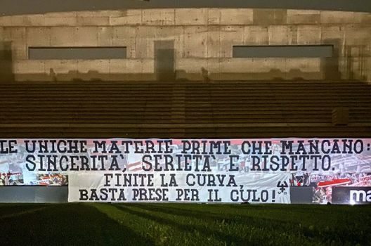 Padova, contestazione all’Euganeo: “Finite la curva, basta prese per il c**o!”- immagine 2