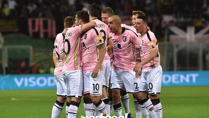 PALERMO, ITALY - APRIL 22: Aleksandar Trajkovski of Palermo celebrates after scoring the opening goal during the Serie B match between US Citta di Palermo and Padova at Stadio Renzo Barbera on April 22, 2019 in Palermo, Italy. (Photo by Tullio M. Puglia/Getty Images) PALERMO, ITALY - APRIL 22: Aleksandar Trajkovski of Palermo celebrates after scoring the opening goal during the Serie B match between US Citta di Palermo and Padova at Stadio Renzo Barbera on April 22, 2019 in Palermo, Italy. (Photo by Tullio M. Puglia/Getty Images)