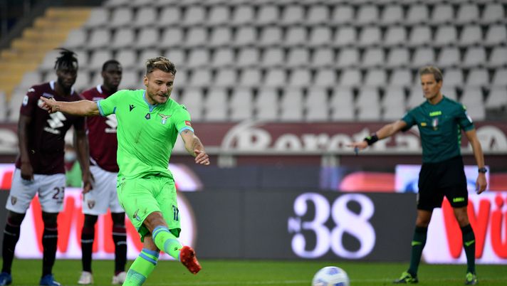 TURIN, ITALY - NOVEMBER 01: Ciro Immobile of SS Lazio scores a third goal a penalty during the Serie A match between Torino FC and SS Lazio at Stadio Olimpico di Torino on November 01, 2020 in Turin, Italy. (Photo by Marco Rosi - SS Lazio/Getty Images) 