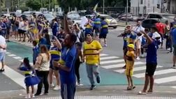 River Plate, passeggia con il figlio e non resiste: attributi in mano verso i tifosi del Boca…