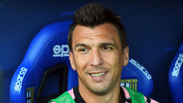 PARMA, ITALY - AUGUST 24: Mario Mandzukic of Juventus looks on during the Serie A match between Parma Calcio and Juventus at Stadio Ennio Tardini on August 24, 2019 in Parma, Italy. (Photo by Alessandro Sabattini/Getty Images) PARMA, ITALY - AUGUST 24: Mario Mandzukic of Juventus looks on during the Serie A match between Parma Calcio and Juventus at Stadio Ennio Tardini on August 24, 2019 in Parma, Italy. (Photo by Alessandro Sabattini/Getty Images)
