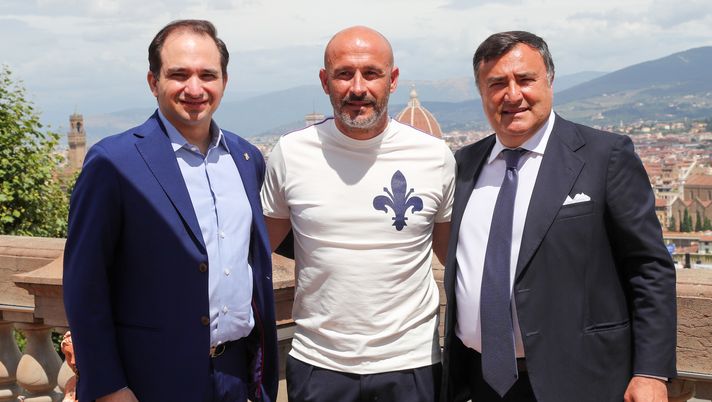 GERMOGLI PH 15 LUGLIO 2021 FIRENZE PIAZZALE MICHELANGELO LA LOGGIA PRESENTAZIONE DEL NUOVO ALLENATORE DELLA FIORENTINA VINCENZO ITALIANO NELLA FOTO COMMISSO ITALIANO E BARONE 