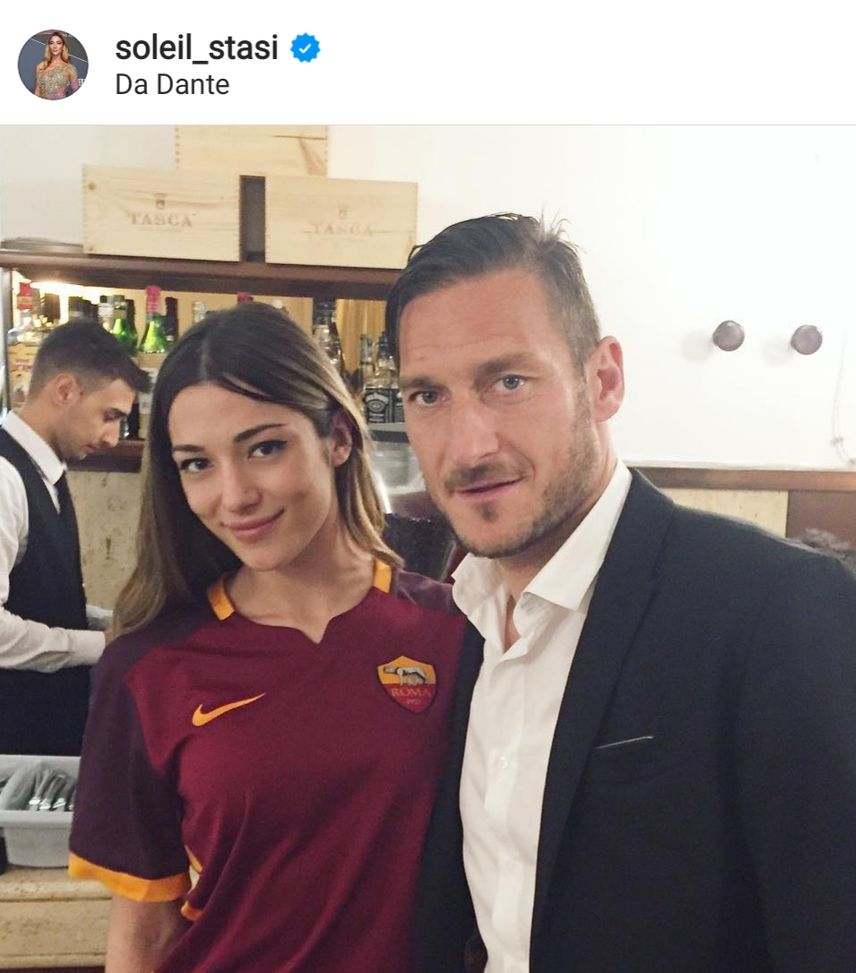 Tiki Taka, Cruciani fa il derby di Roma con Soleil: “Ma io sono milanista…”- immagine 2