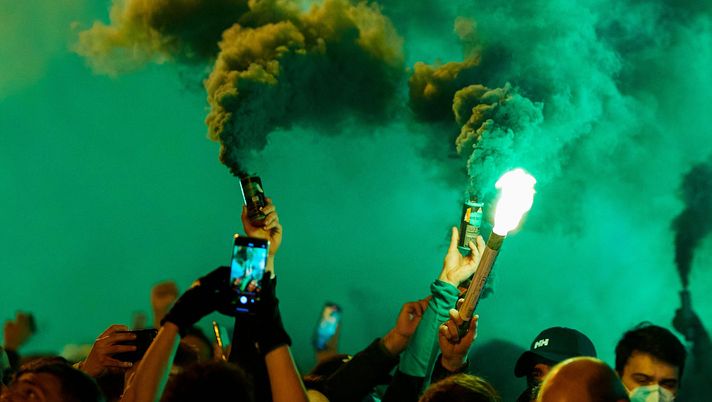 Betis, gol decisivo di Canales nel derby: negli spogliatoi “Ti amo più di mio padre…” - immagine 1