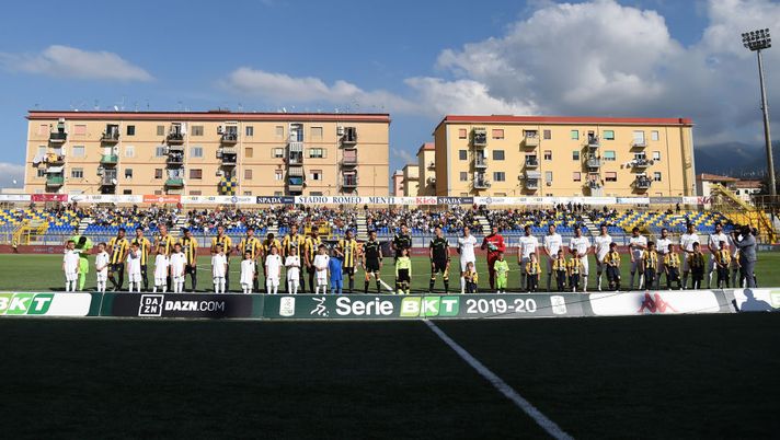 CASTELLAMMARE DI STABIA, ITALY - OCTOBER 19: Juve Stabia and Pordenone teams line up before the Serie B match between Juve Stabia and Pordenone on October 19, 2019 in Castellammare di Stabia, Italy. (Photo by Francesco Pecoraro/Getty Images) CASTELLAMMARE DI STABIA, ITALY - OCTOBER 19: Juve Stabia and Pordenone teams line up before the Serie B match between Juve Stabia and Pordenone on October 19, 2019 in Castellammare di Stabia, Italy. (Photo by Francesco Pecoraro/Getty Images)
