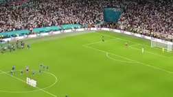 VIDEO Italia-Inghilterra, il rigore di Saka: gli azzurri travolgono Donnarumma