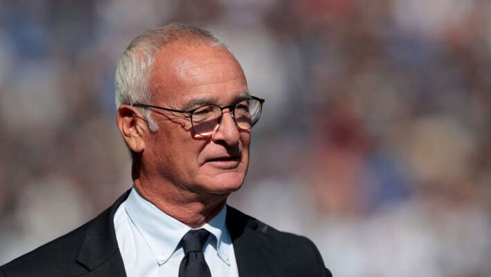 BERGAMO, ITALY - SEPTEMBER 24: Claudio Ranieri, Head Coach of Cagliari, looks on prior to the Serie A TIM match between Atalanta BC and Cagliari Calcio at Gewiss Stadium on September 24, 2023 in Bergamo, Italy. (Photo by Emilio Andreoli/Getty Images) Ranieri: “La decisione tra Scuffet e Radunovic! Ecco come stanno Luvumbo e Jankto, Shomurodov…” - immagine 1