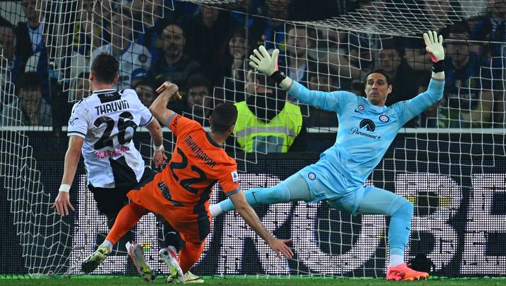 VIDEO / Mkhitaryan decisivo, il salvataggio miracoloso su Thauvin - immagine 1