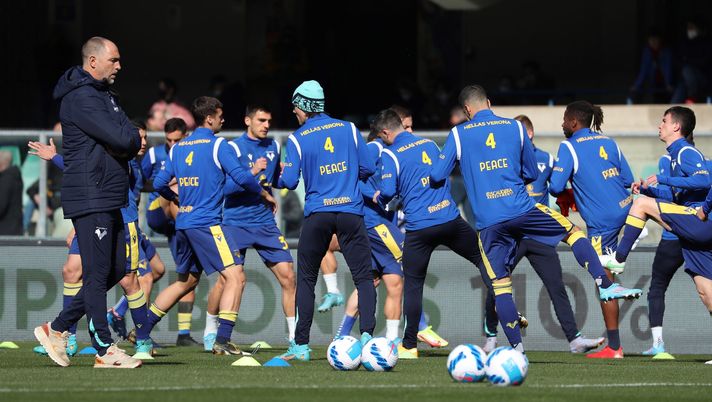 Getty Images “Hellas 4 peace”, all’asta le maglie pre-match col Napoli - immagine 1