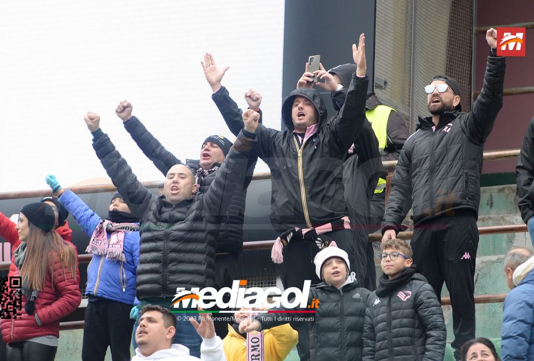 FOTOTIFO Palermo-Reggina 2-1, i tifosi allo Stadio “Renzo Barbera” (Gallery) - immagine 17