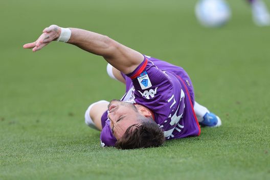 FLORENCE, ITALY - APRIL 16: Gaetano Castrovilli of ACF Fiorentina reacts during the Serie A match between ACF Fiorentina and Venezia FC at Stadio Artemio Franchi on April 17, 2022 in Florence, Italy. (Photo by Gabriele Maltinti/Getty Images) FLORENCE, ITALY - APRIL 16: Gaetano Castrovilli of ACF Fiorentina reacts during the Serie A match between ACF Fiorentina and Venezia FC at Stadio Artemio Franchi on April 17, 2022 in Florence, Italy. (Photo by Gabriele Maltinti/Getty Images)