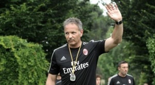 Sinisa Mihajlovic, tecnico del Milan (fonte foto: acmilan.com) Sinisa Mihajlovic, tecnico del Milan (fonte foto: acmilan.com)